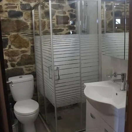 Rosales Stone House Amigdhalokefali
