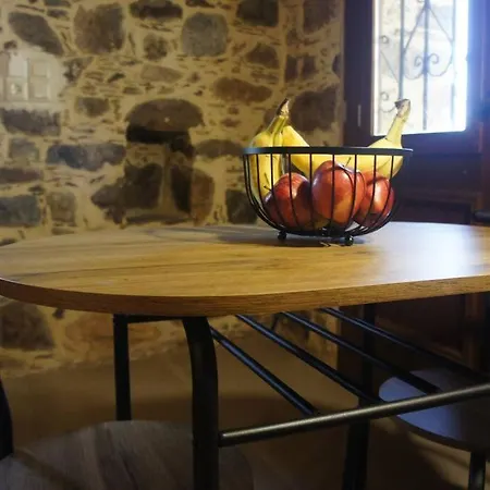 Rosales Stone House * AmigdhalokeFálion